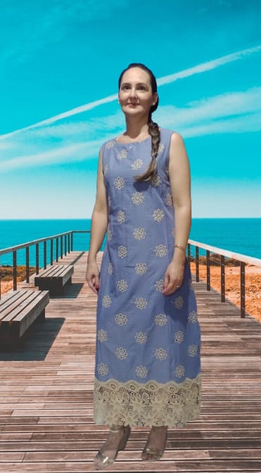 Vestido em Lese com Renda na Barra