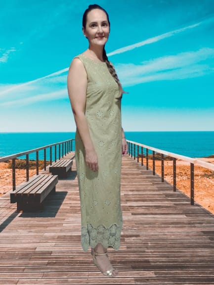 Vestido em Lese com Renda na Barra